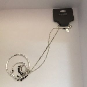 Express necklace